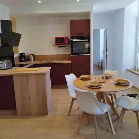 Grand T2 De Charme, Confort 3*, Face Aux Thermes. * La Bourboule